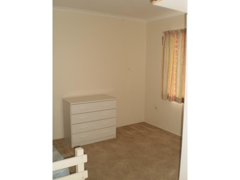 2/595 Ibis Avenue, Kawana QLD 4701